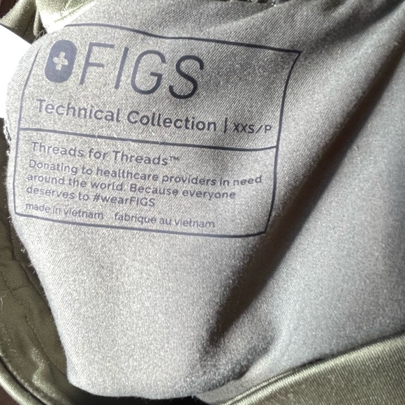 **SOLD FIGS Moss Scrub Set - Picture 6 of 7